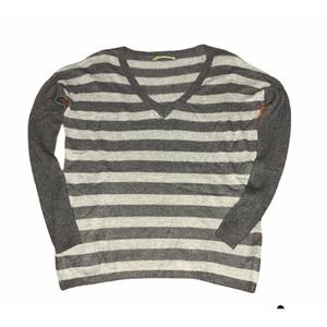 Strips in the V neck Sweater